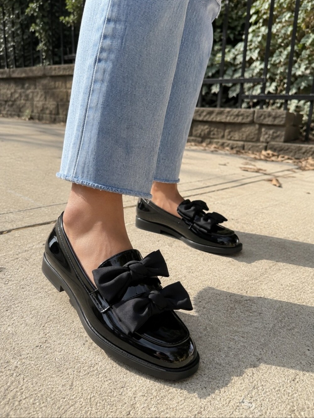American Eagle Black Patent Double Bow Loafers Women’s 9.5
